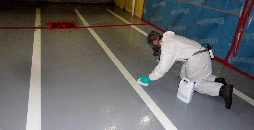 Manual lead decontamination | Asbestos Removal | Amiante National Asbestos
