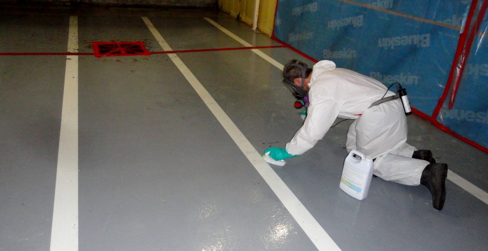 Manual lead decontamination | Asbestos Removal | Amiante National Asbestos